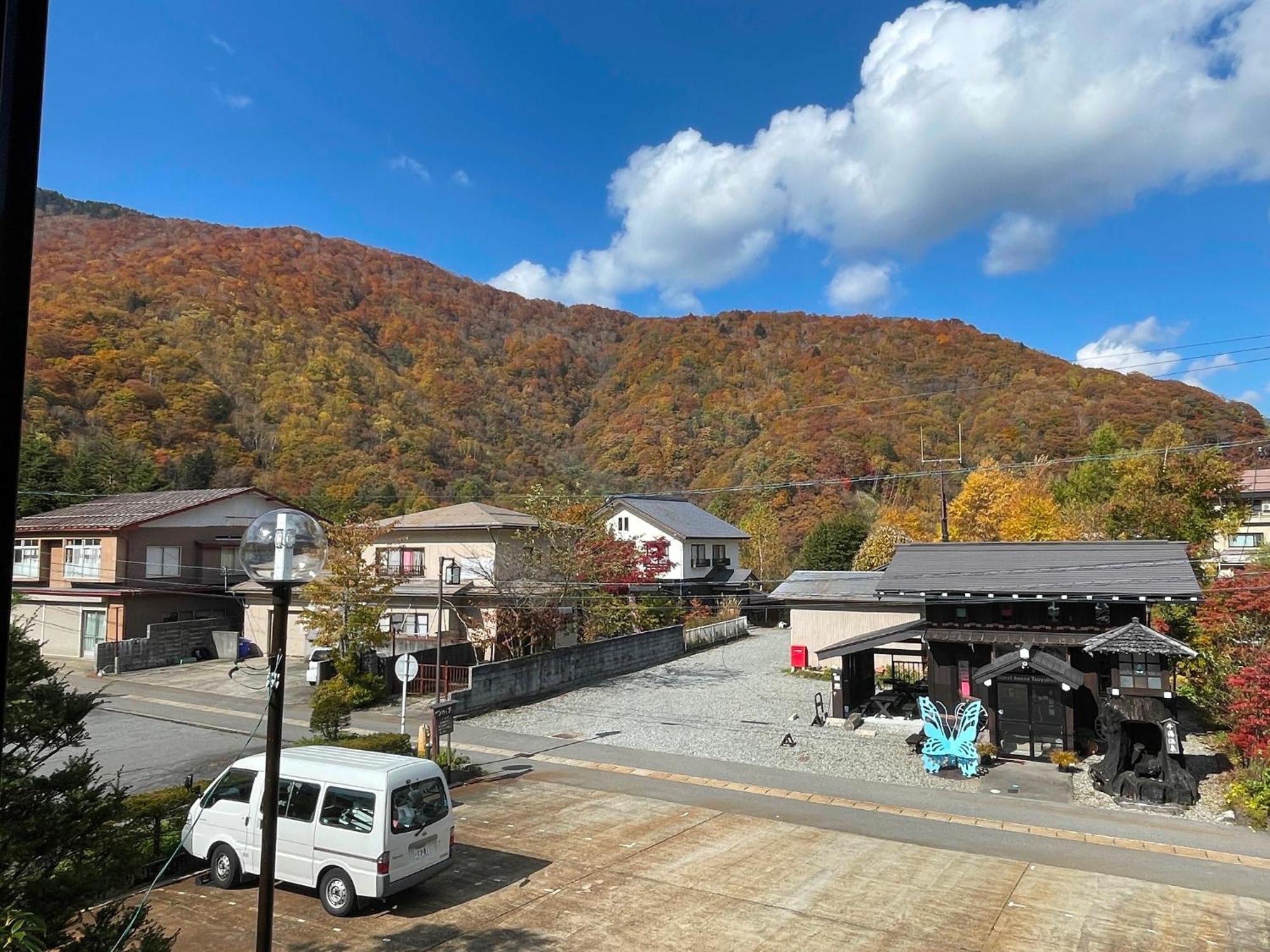 Tsuyukusa Takayama  Bagian luar foto