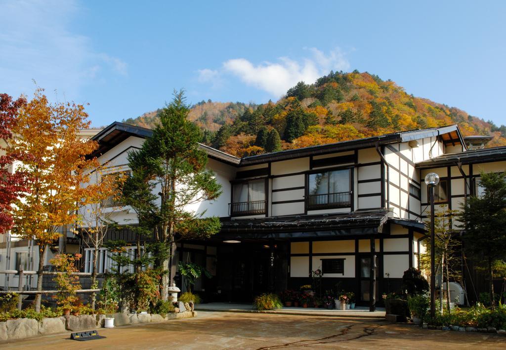 Tsuyukusa Takayama  Bagian luar foto