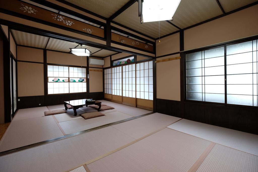 Tsuyukusa Takayama  Bagian luar foto