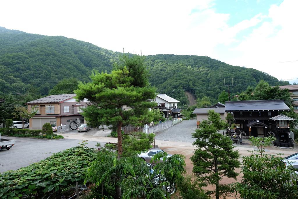Tsuyukusa Takayama  Bagian luar foto