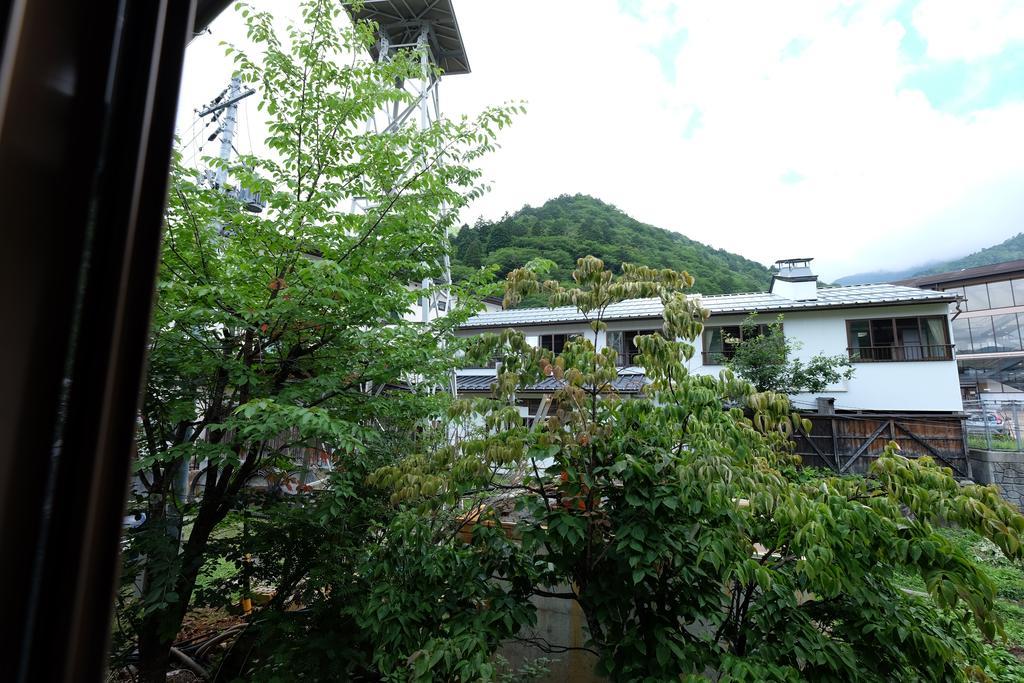 Tsuyukusa Takayama  Bagian luar foto