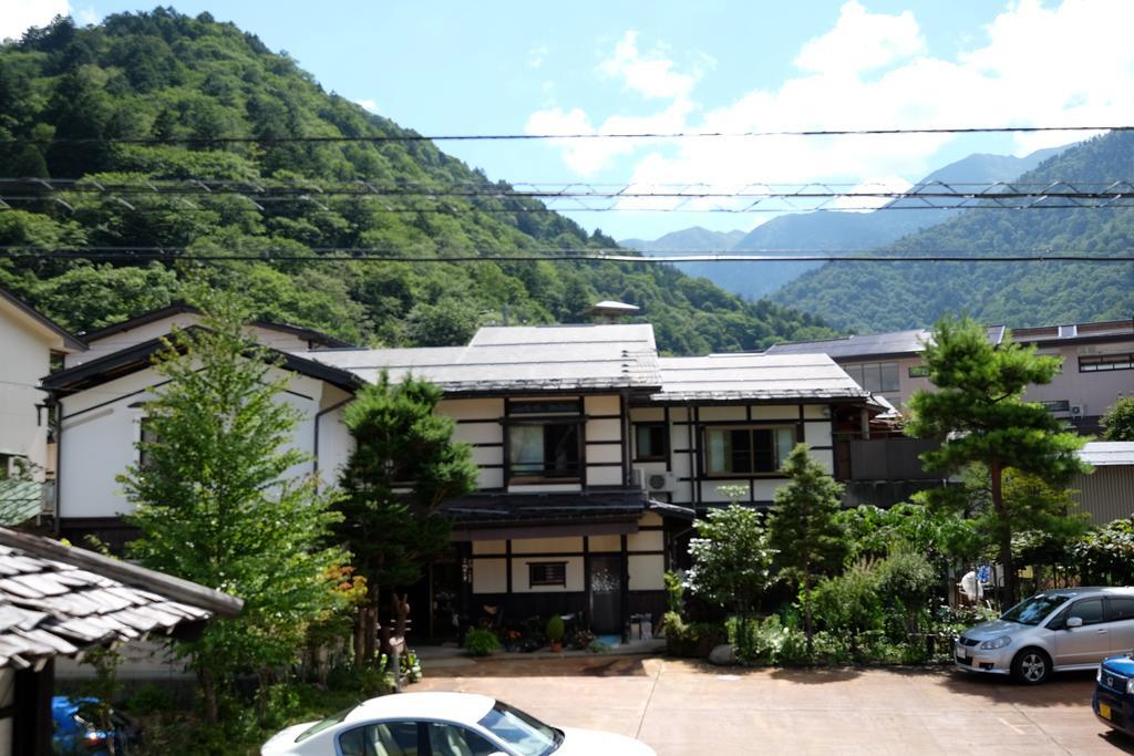 Tsuyukusa Takayama  Bagian luar foto